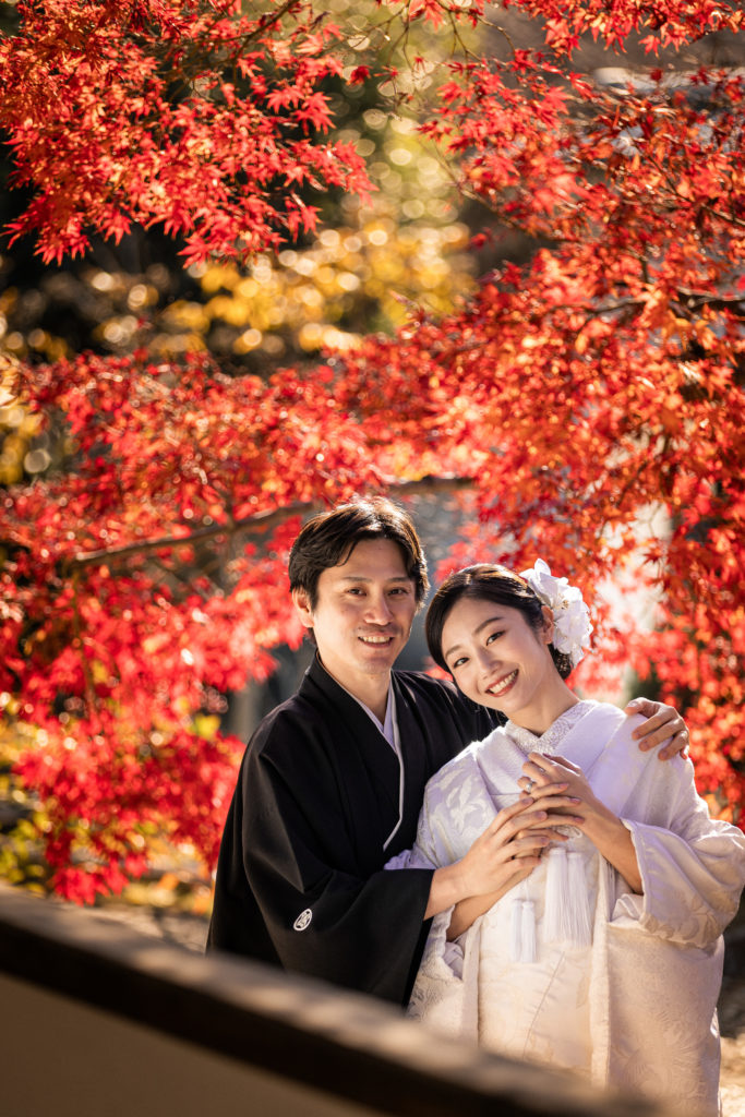 京都の萬福寺で和装前撮りをして笑顔の2人