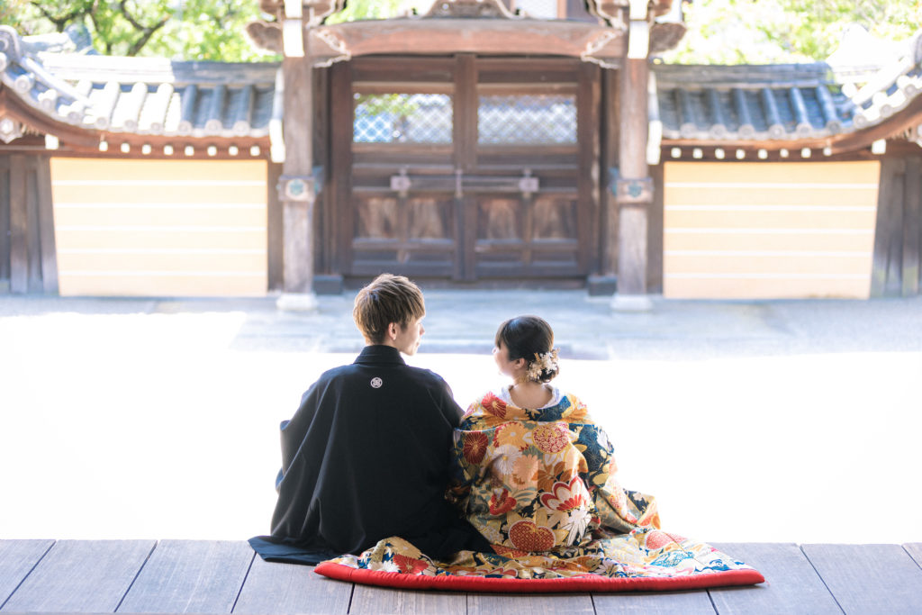 京都の金戒光明寺で庭園を背景に前撮り