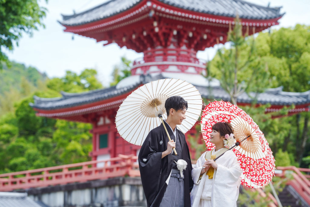 大覚寺で白無垢で番傘を使って撮影