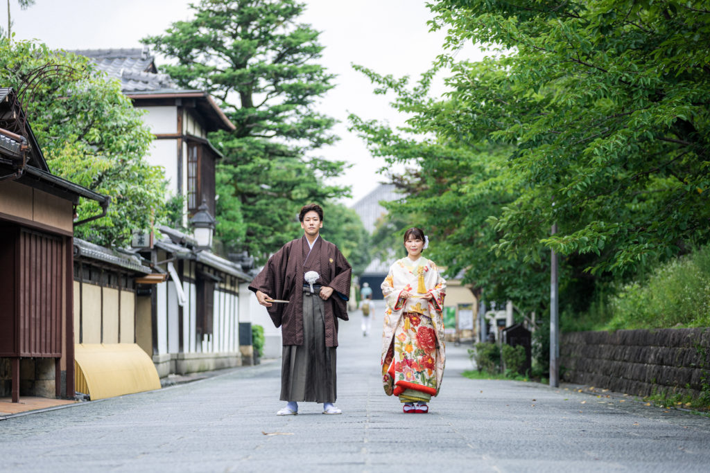 八坂の塔周辺の京都の街並みで和装前撮り