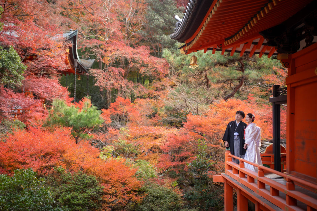 京都の毘沙門堂の紅葉で和装前撮り