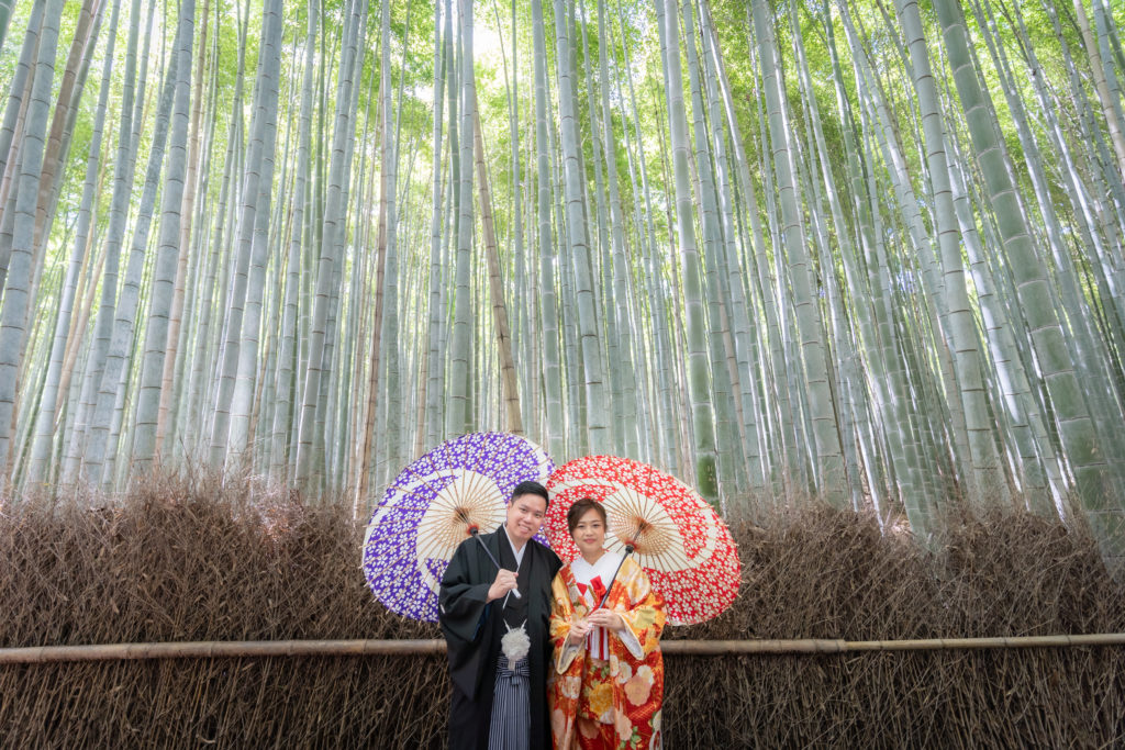 番傘を使った雨の日の嵐山前撮り