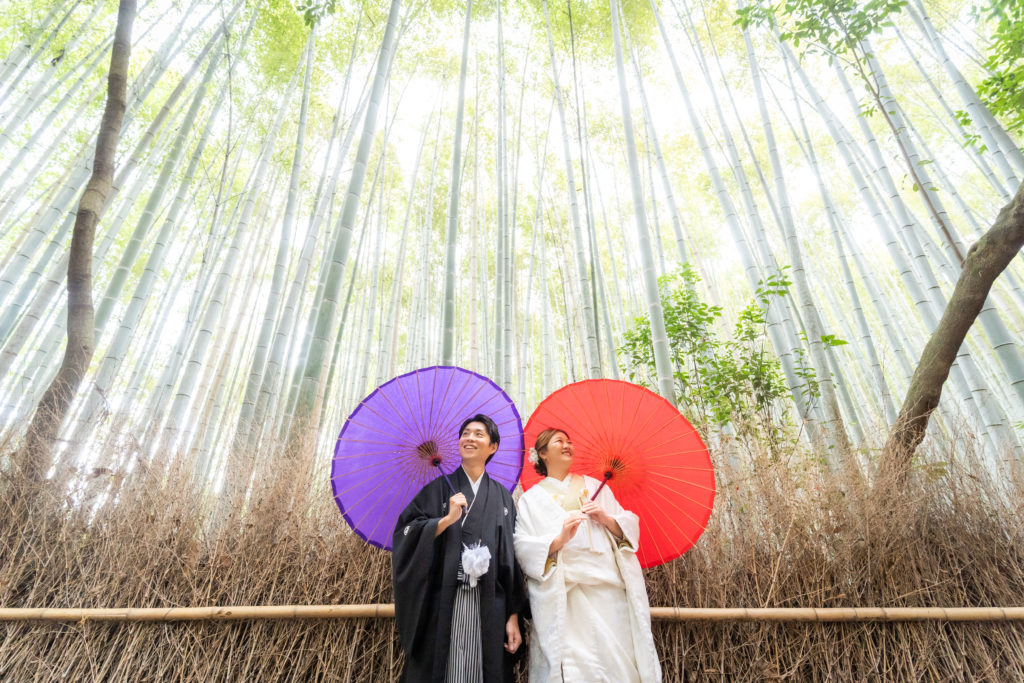 竹林の中で撮影する嵐山前撮りロケーション