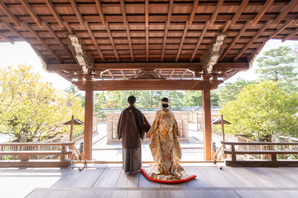 大覚寺のお庭と建物を活かした前撮り写真