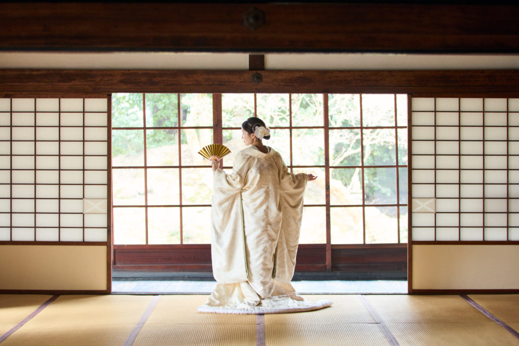 神社仏閣で撮影する立本寺和装前撮り