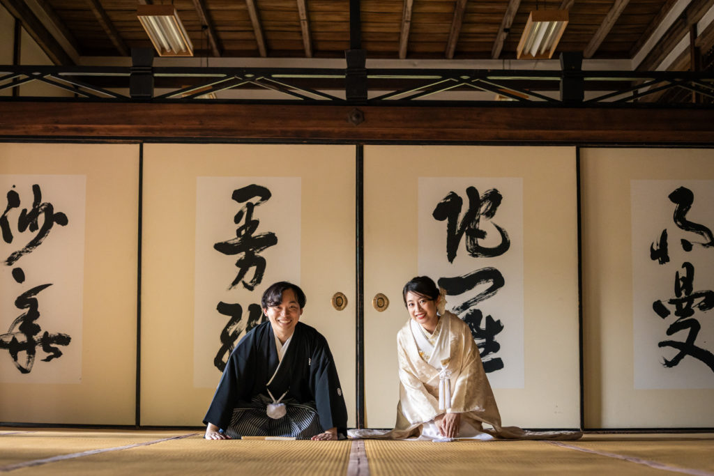 正座ショットが人気の立本寺前撮り構図