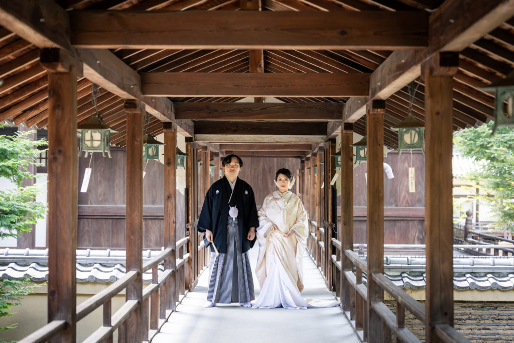 廊下での全身ショットが映える立本寺前撮り