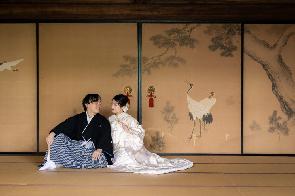 立本寺の和室で撮影する和装前撮り写真